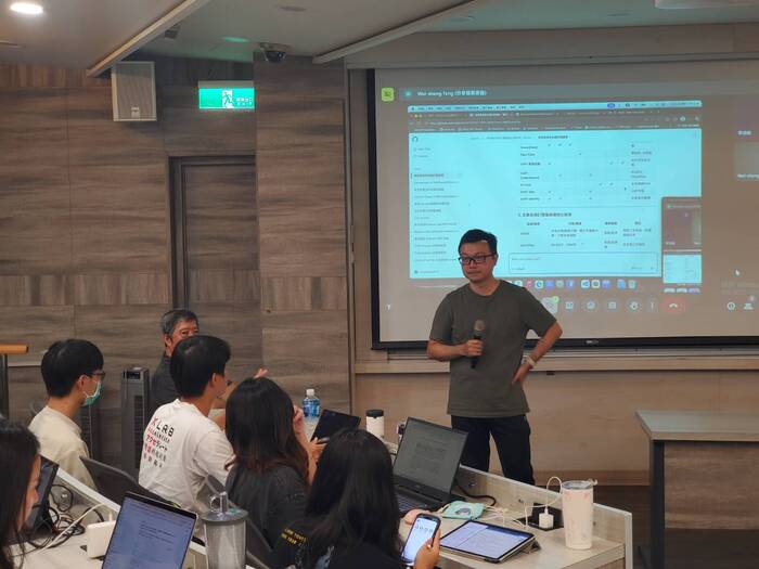 【成果分享】鄧惟升經理(華碩網通)：變動中的科技業：你需要的AI與全球視野圖片